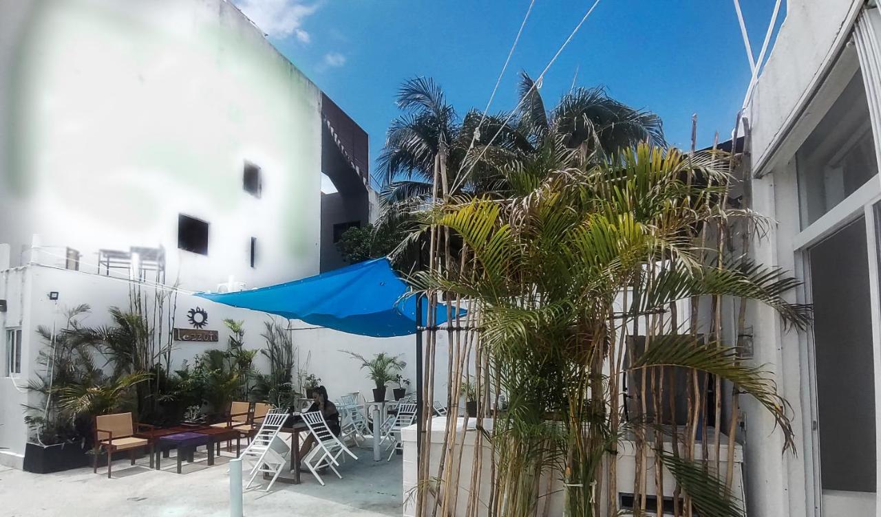 Lezzoto Hostel Boutique 2,5 Playa del Carmen Exterior photo